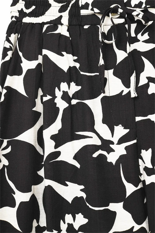 Hawaiian Floral Print Straight Pants in Black and White - Pants