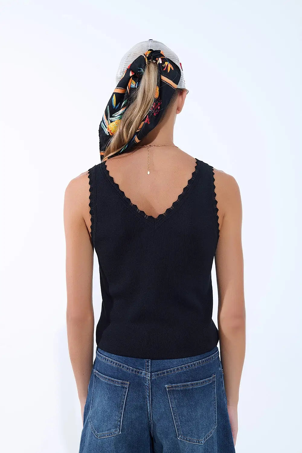 Black Knit V-Neck Top with Scalloped Edges - BLACK / ONE - Tops