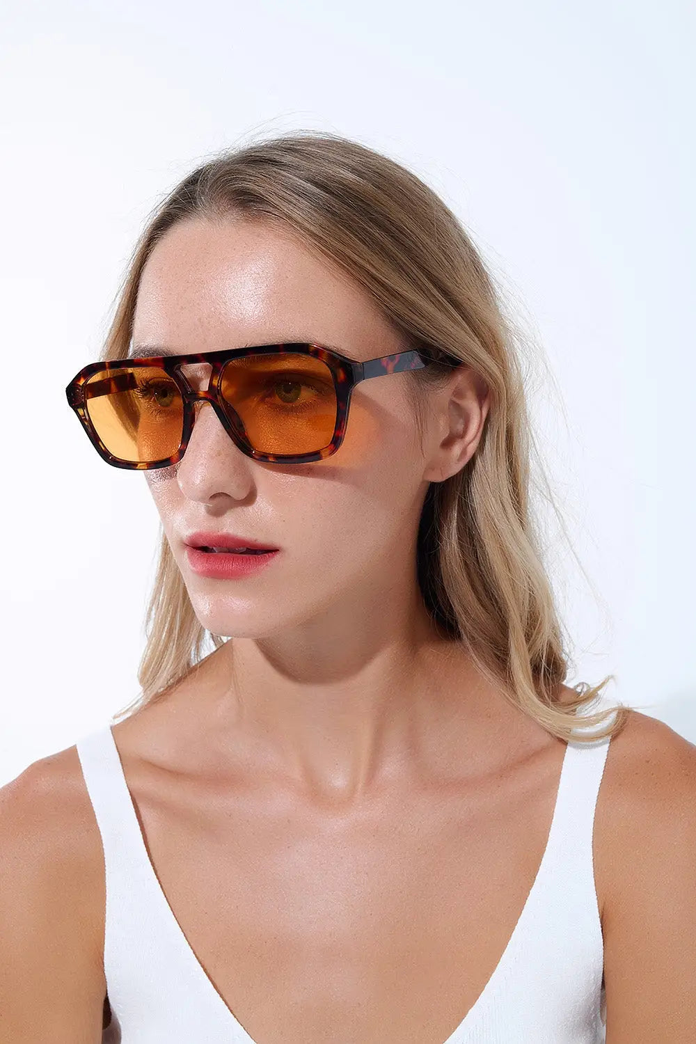 Retro Style Sunglasses with brown Tortoise Shell frames and orange lenses - BROWN / ONE - Sunglasses