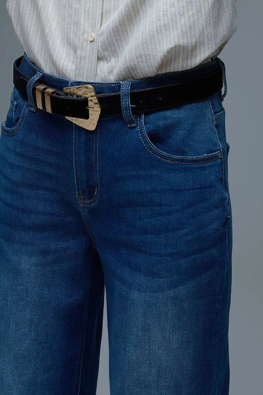 Basic Barrel Style jeans in Mid Blue