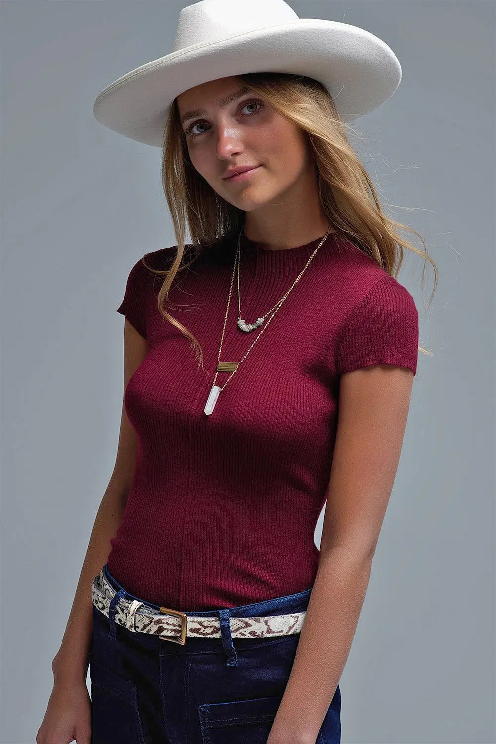 Knitted Rib Featherweight Tuckable sweater in Burgundy - Sweaters