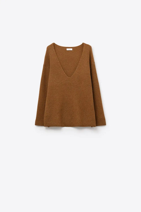 Super oversized Thin V-neck Sweater in Camel - CAMEL / ONE - Sweaters