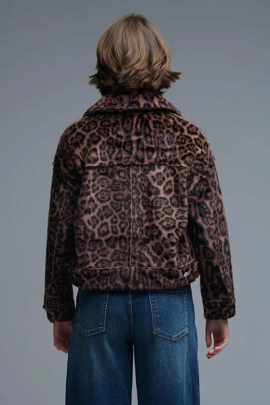 Cropped button-up faux fuzzy jacket in bold leopard print - Jackets