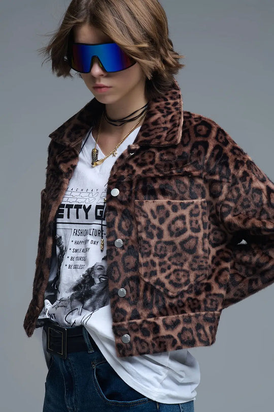 Cropped button-up faux fuzzy jacket in bold leopard print - Jackets