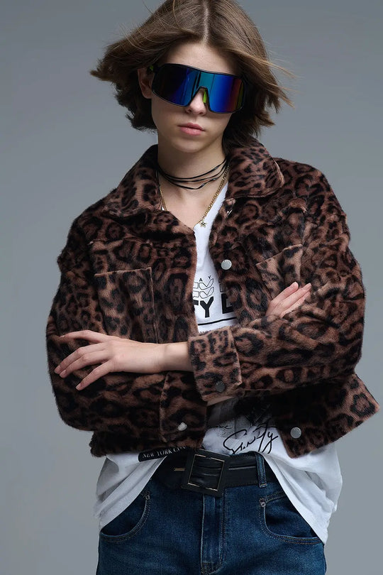 Cropped button-up faux fuzzy jacket in bold leopard print - Jackets