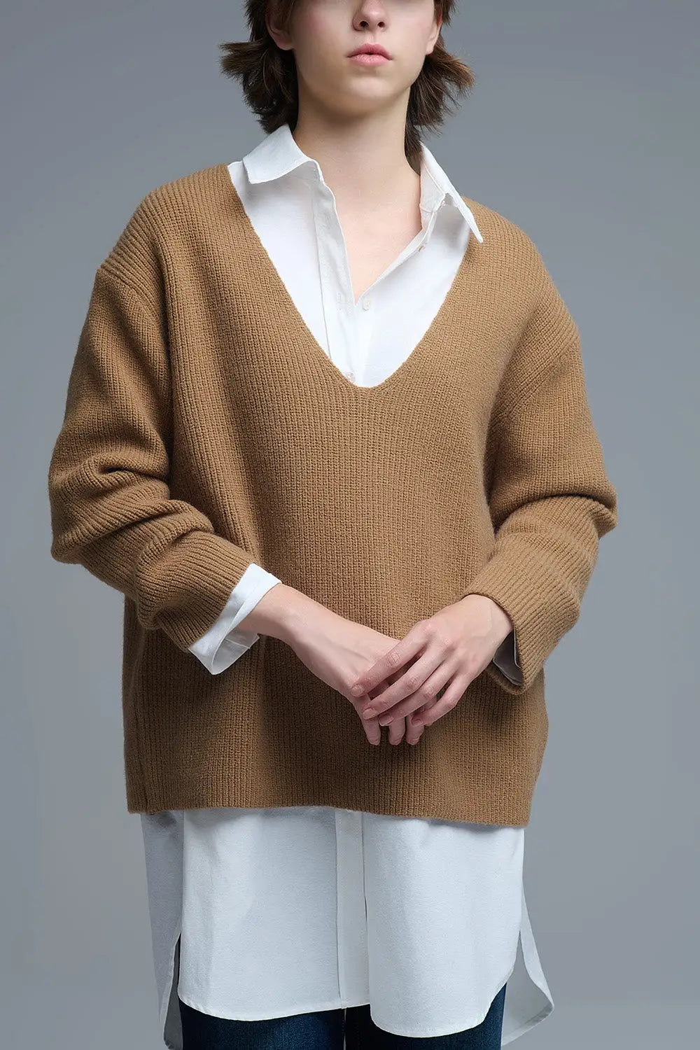 Super oversized Thin V-neck Sweater in Camel - CAMEL / ONE - Sweaters