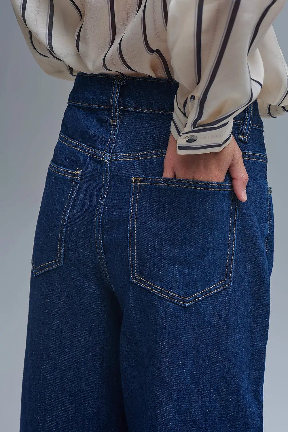 Trendy Dark wash Blue Jeans in extra wide leg