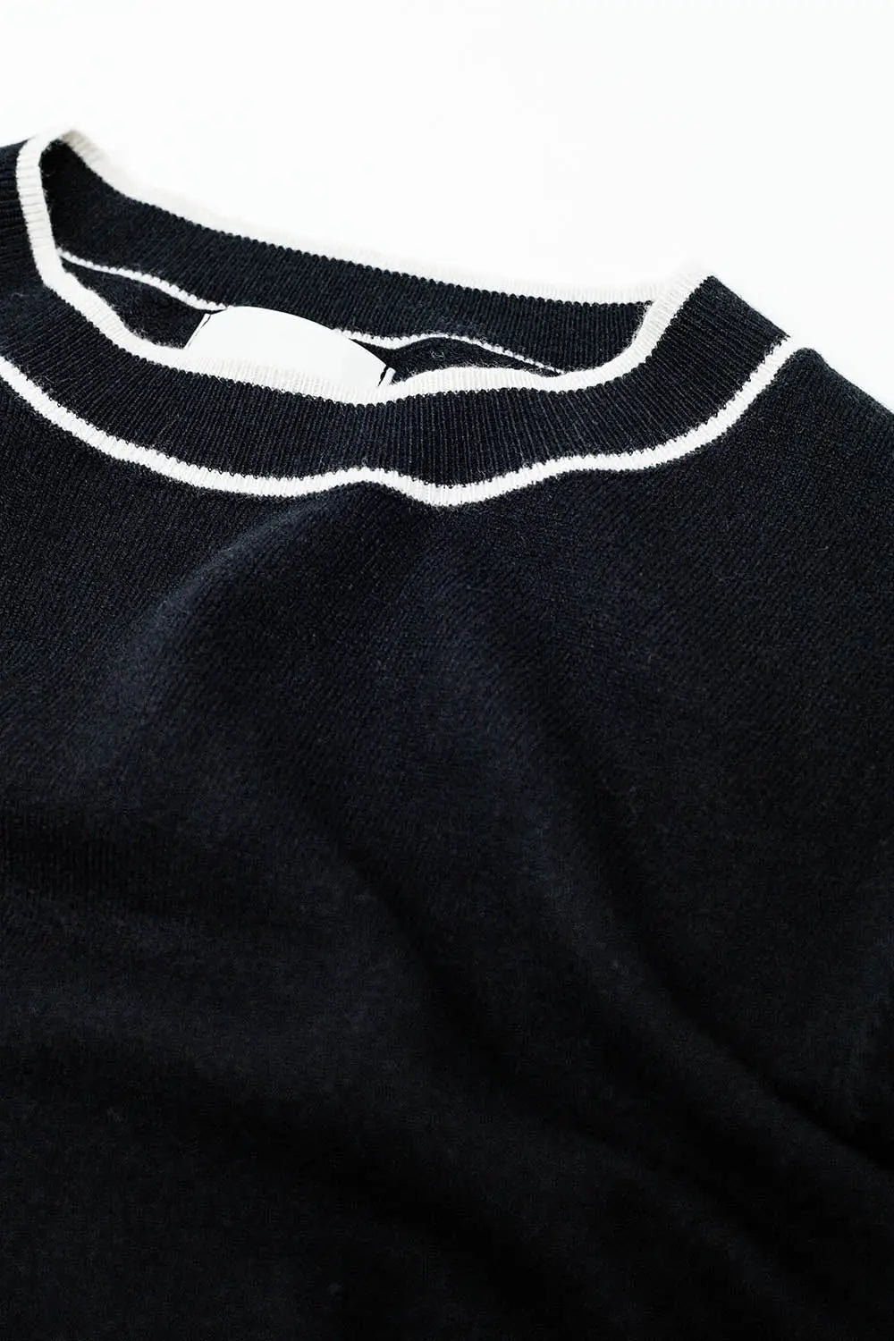 Black short sleeve sweater with white line detail - BLACK / ONE - Sweaters