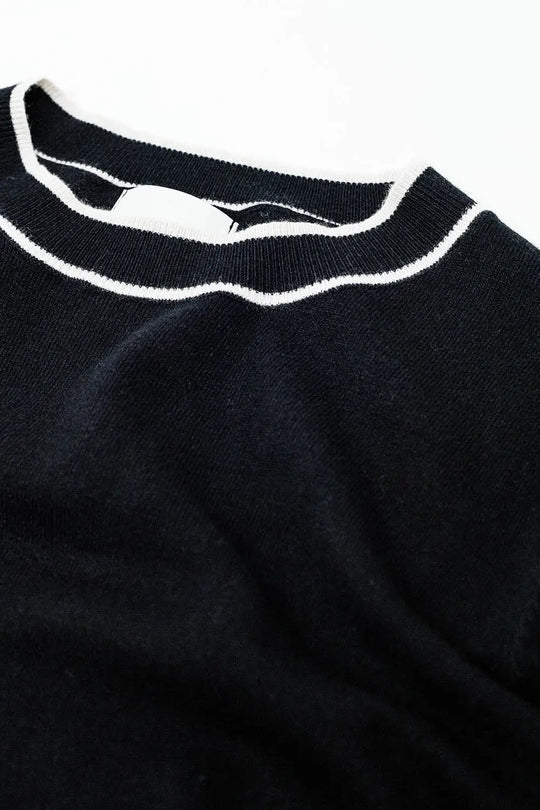 Black short sleeve sweater with white line detail - BLACK / ONE - Sweaters