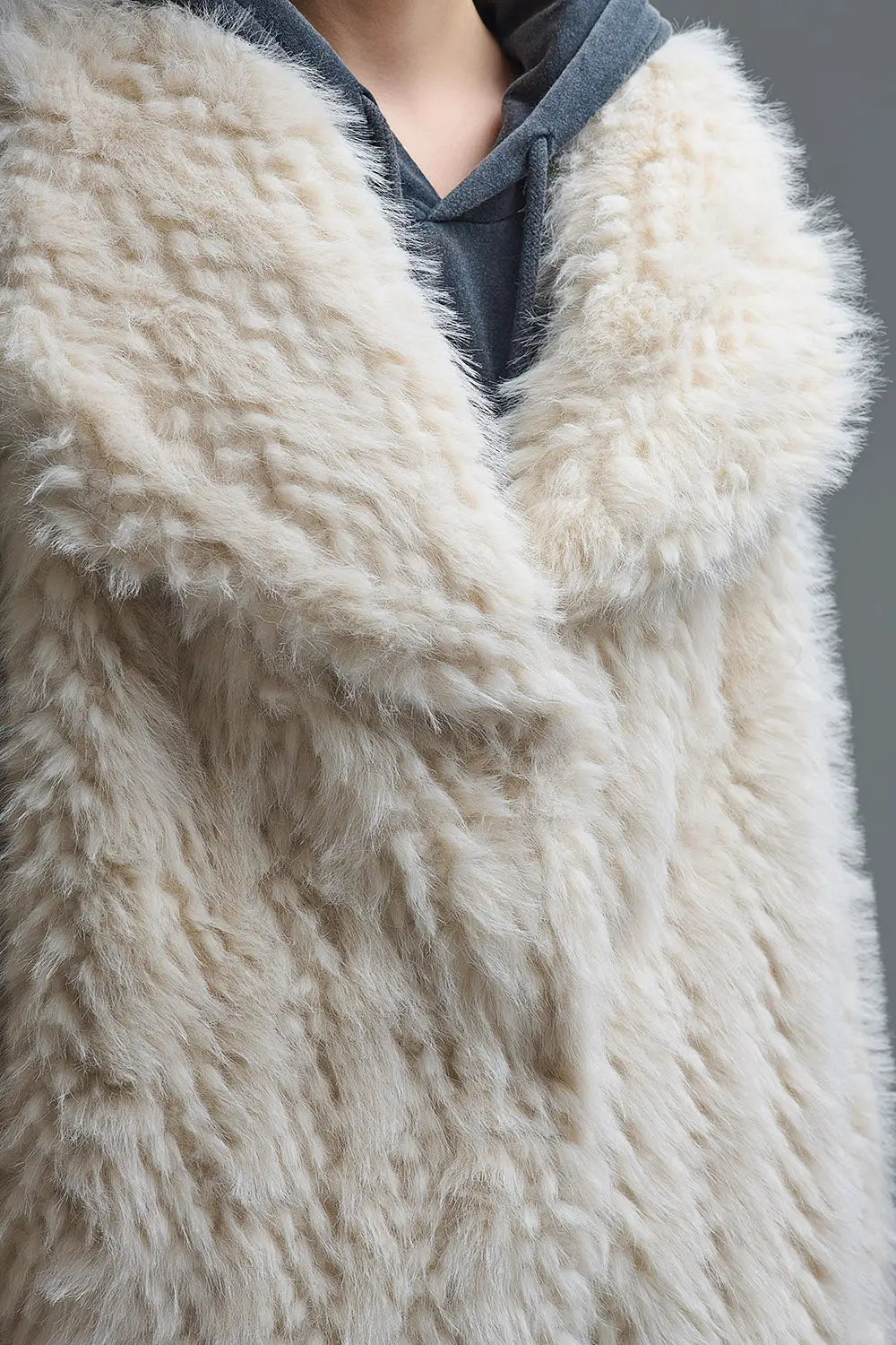 Chic beige Faux Fur Jacket with a wide neck - Jackets