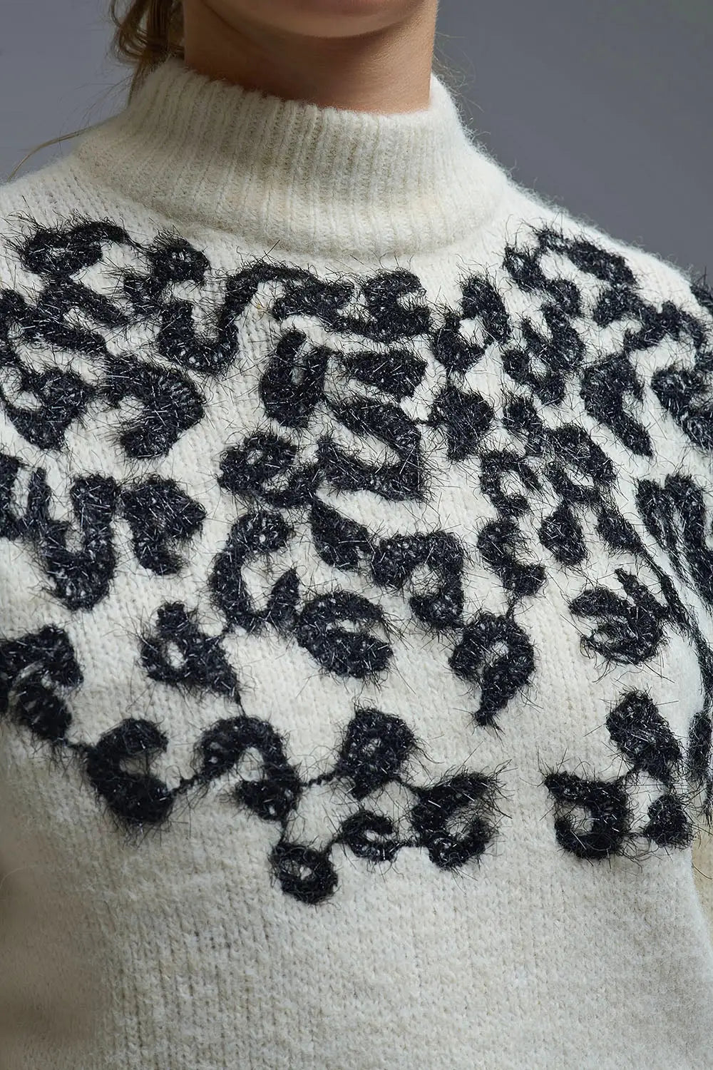 White Knitted Sweater with Abstract Design - WHITE / ONE - Sweaters