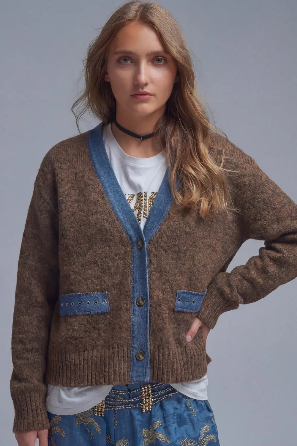 Brown cardigan with denim fabric details - BROWN / ONE - Cardigans