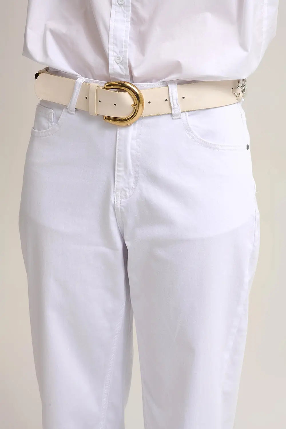 Relaxed Tapered Pants in white Comfy Stretch - Pants