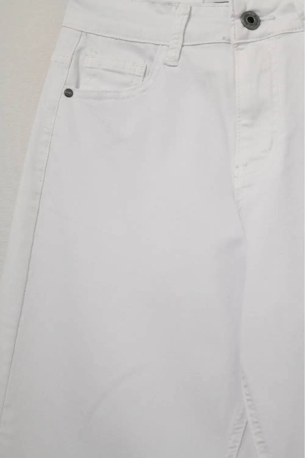 Relaxed Tapered Pants in white Comfy Stretch - Pants