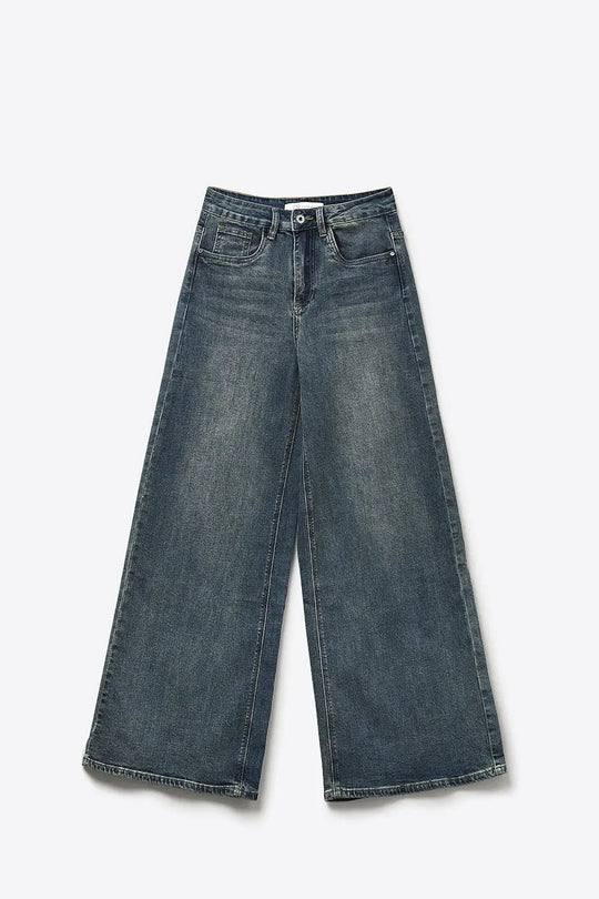Everyday Denim Straight-Leg Jeans in mid wash blue
