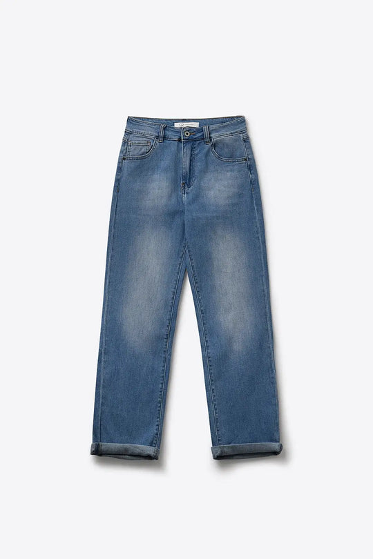 Blue mid Wash Jeans with Straight Leg in mom style fit