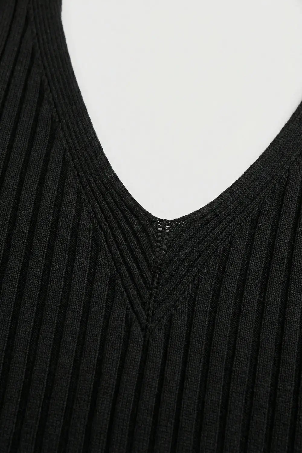 Black Ribbed Knit V-Neck Tank Top - BLACK / ONE - Tops