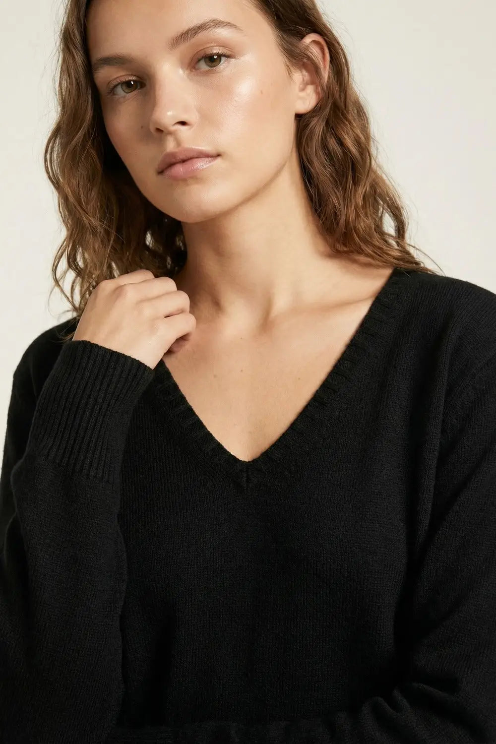 Fine Knit V-Neck Sweater with Decorative Neckline Detail in black color - BLACK / ONE - Sweaters