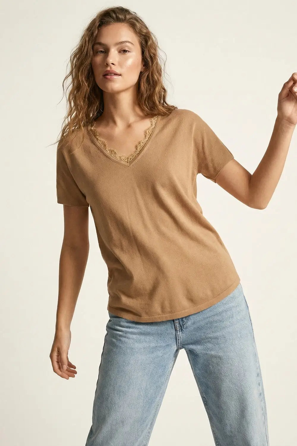 Fine and soft knit sweater with V-neck and lace trim in camel - CAMEL / ONE - Sweaters