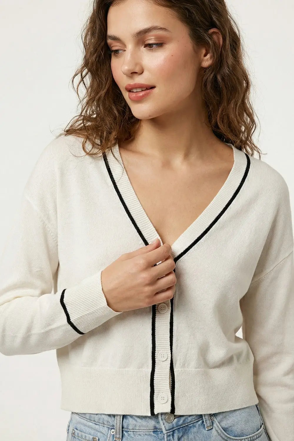 White Fine Knit Cardigan with Contrast Trim in black - WHITE / ONE - Cardigans