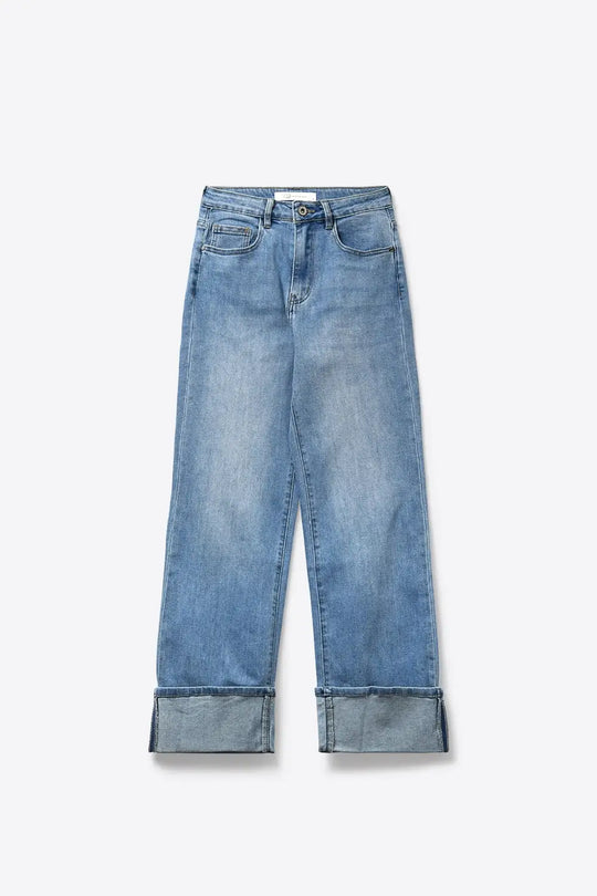 Light Blue Denim Jeans with Pink Back Pockets in strass