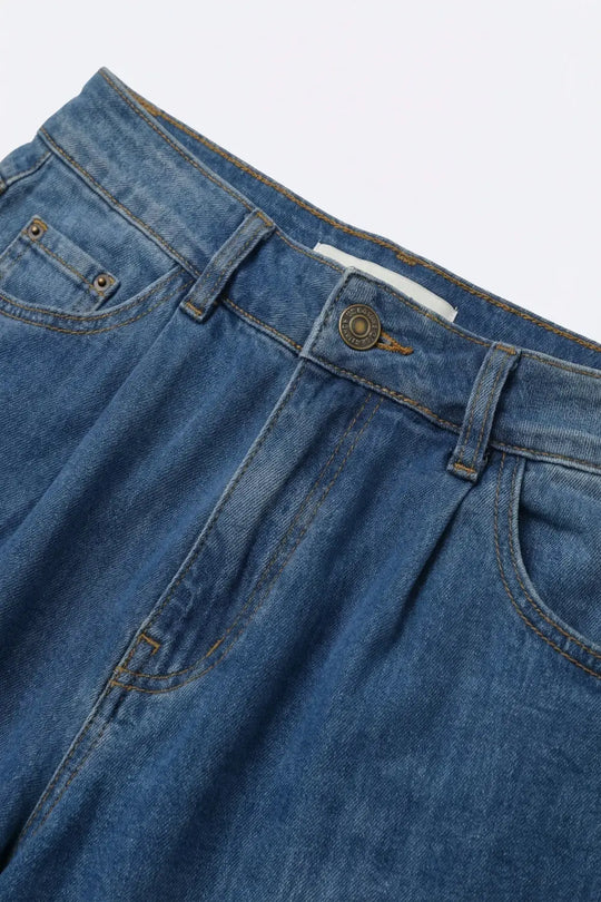 Lightweight Denim Wide-Leg Jeans with Curved Seam Detail