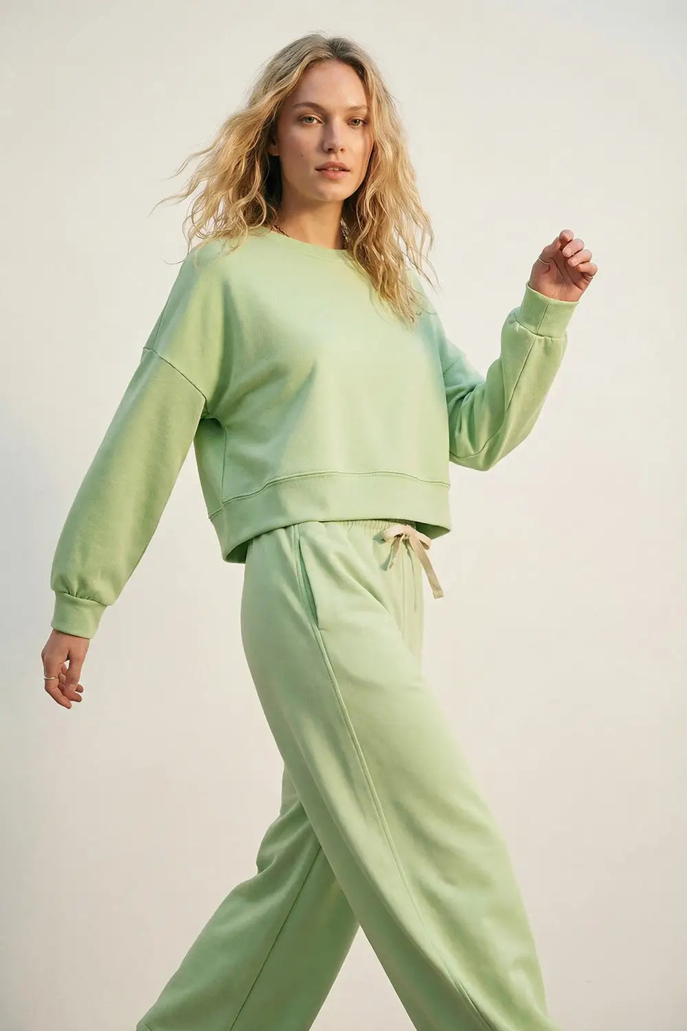 Crew Neck Dropped Shoulder Basic Sweatshirt in green - GREEN / ONE - Sweaters