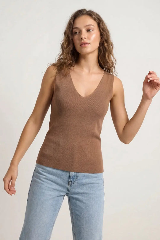 Camel sleeveless fine knitted top With V-Neck - CAMEL / ONE - Sweaters