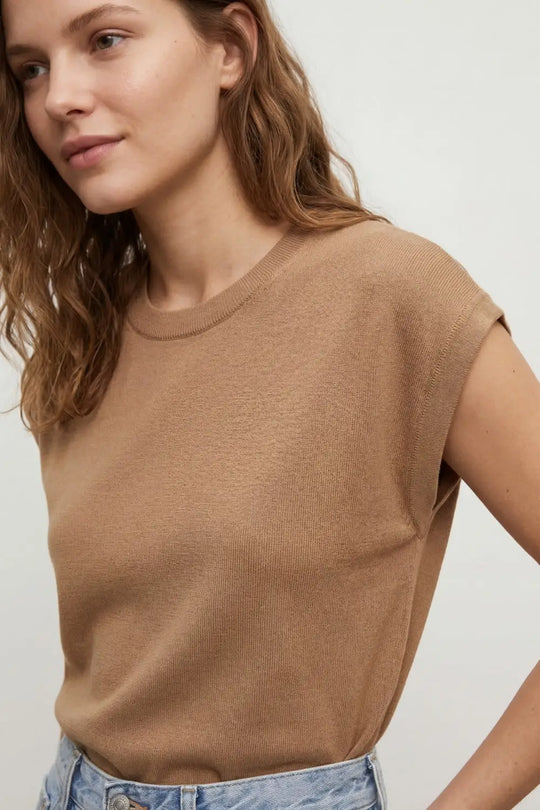 Lightweight Knit sweater with Wide Ribbed Waistband in camel - CAMEL / ONE - Sweaters