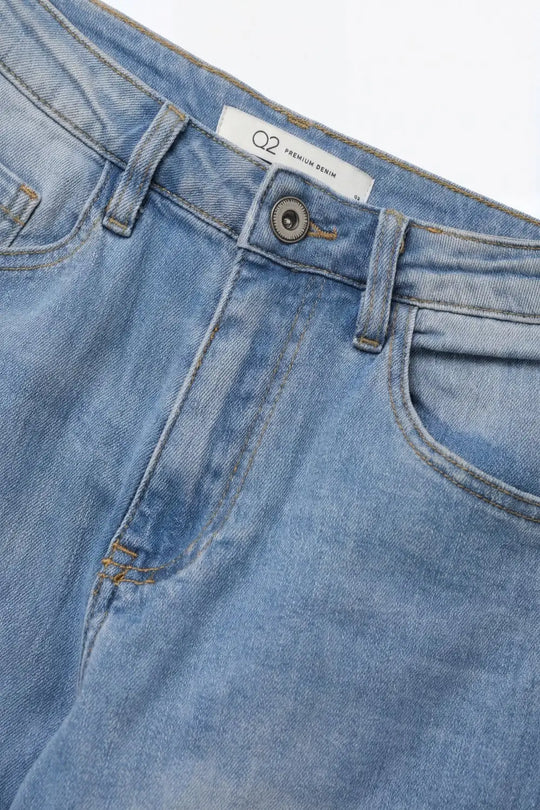 mid-rise Straight Leg Denim Jeans in Light Blue wash