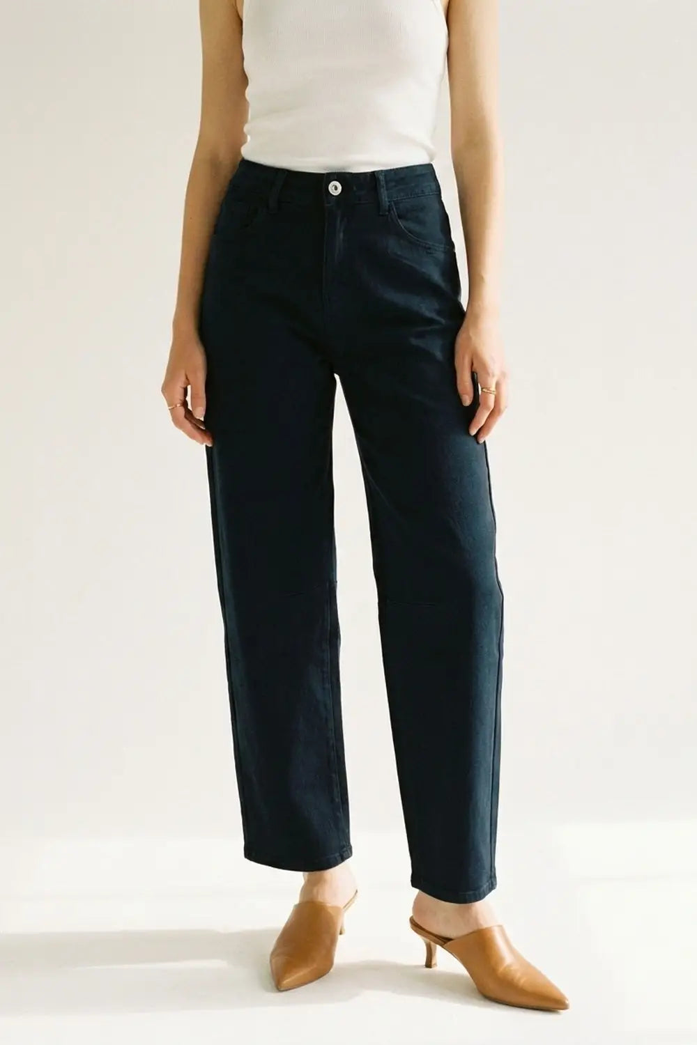 Comfortable stretch jeans with barrel leg in navy - Colored Jeans