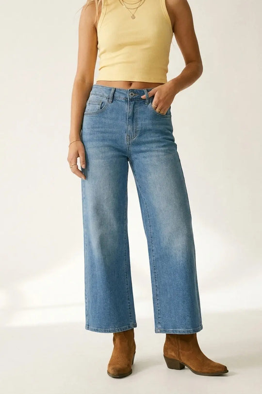 Wide-Leg mid Wash Denim Jeans with side seam