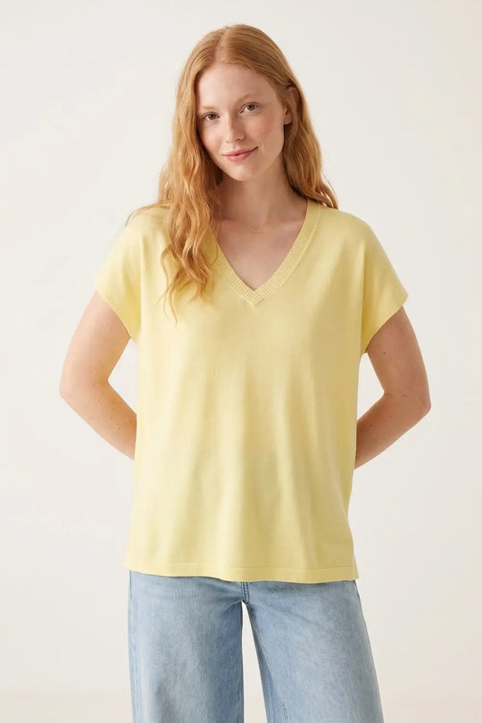 Yellow V-Neck Relaxed Fit Lightweight sweater - YELLOW / ONE - Sweaters