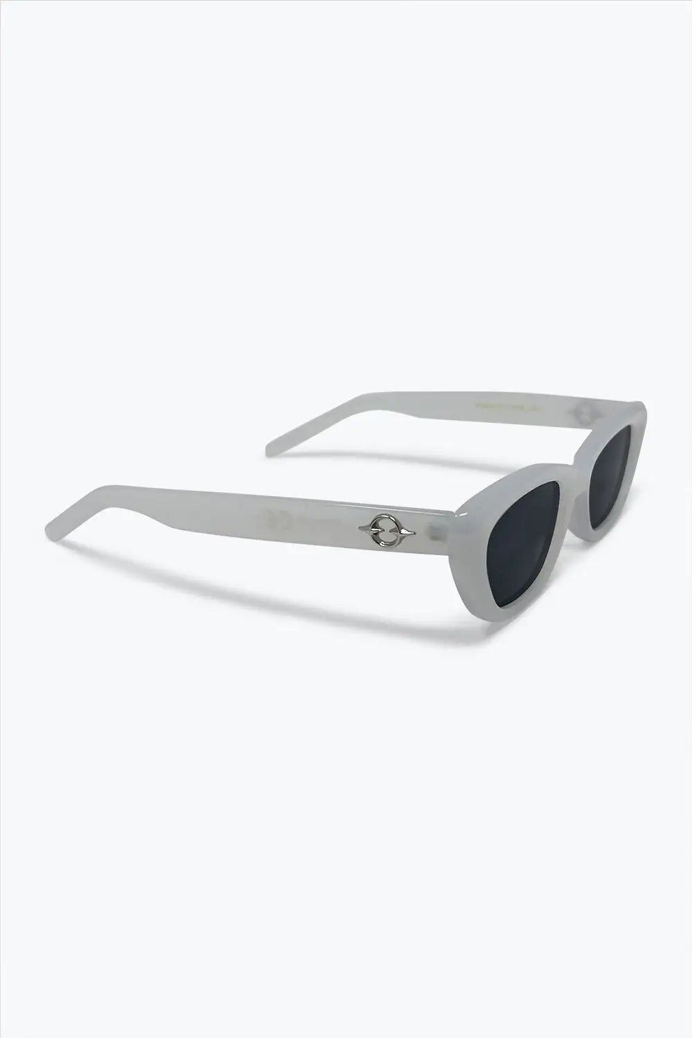 White Cat Eye Frame Silver Logo Detail Sunglasses - WHITE / ONE - Sunglasses
