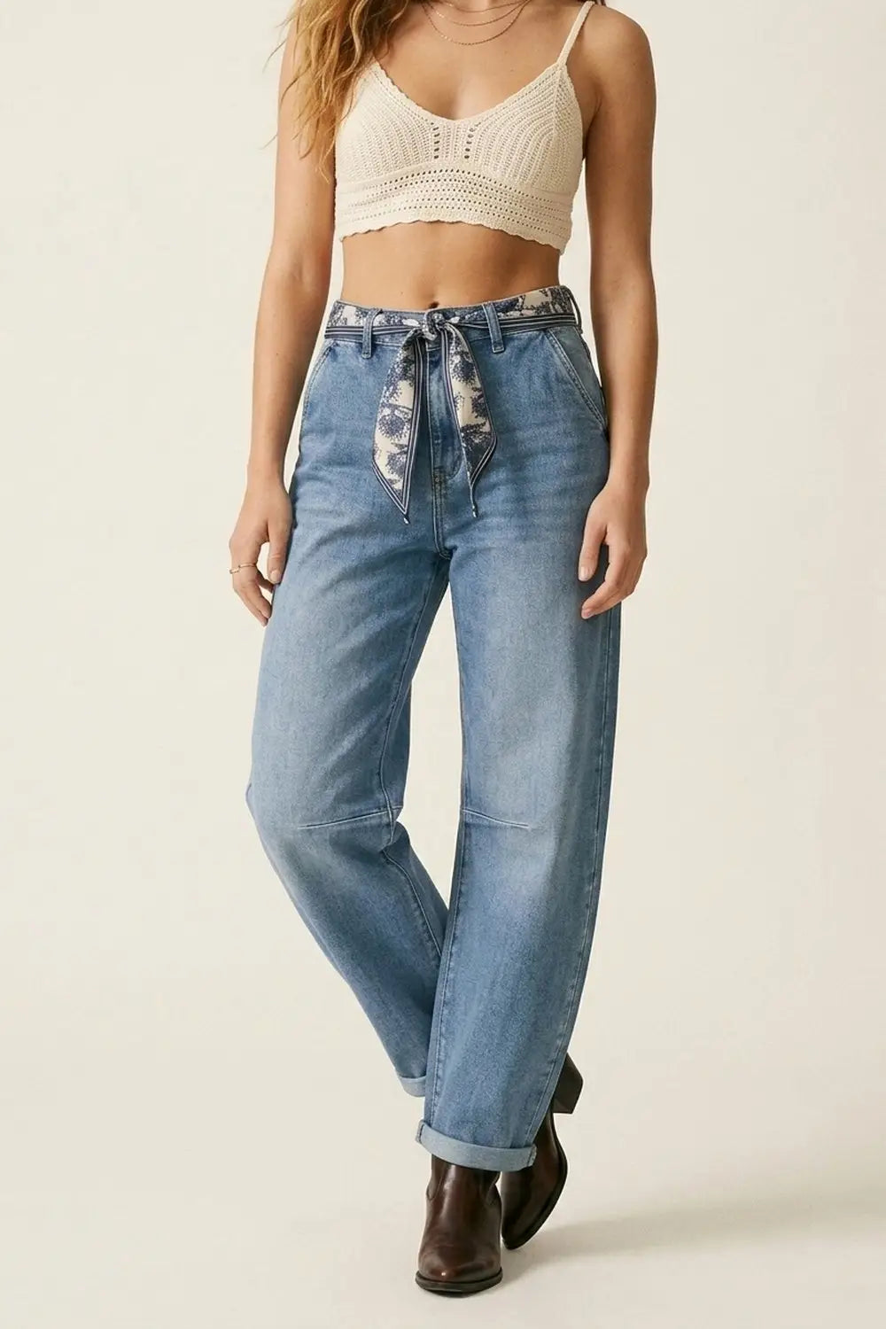 Light Wash Barrel Leg Jeans With Knee Seam Detail