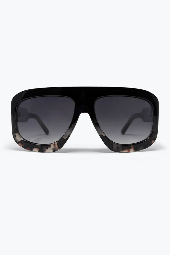 Black Tortoiseshell Frame Oversize Shield Sunglasses With Gradient Lenses - BLACK / ONE - Sunglasses