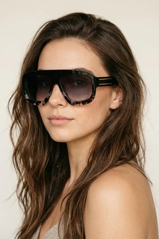 Black Tortoiseshell Frame Oversize Shield Sunglasses With Gradient Lenses - BLACK / ONE - Sunglasses