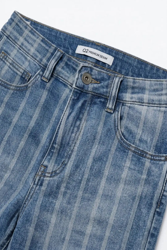 Stripe Design stretch Denim mom Leg Jeans in medium wash
