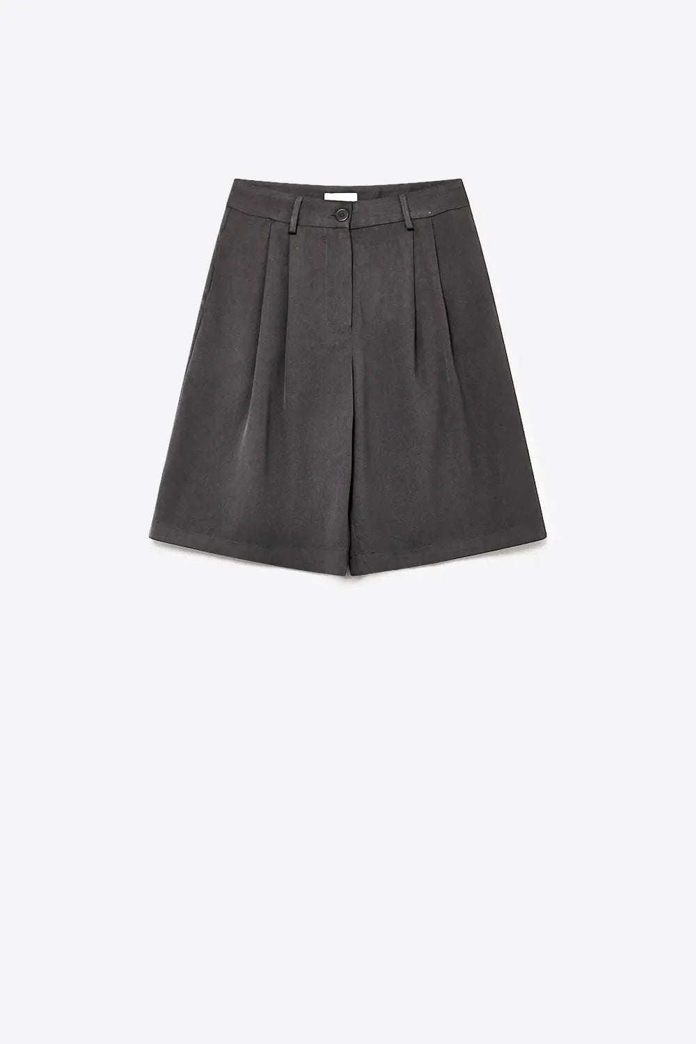 Black Pleated Bermuda Shorts with Knee-Length and Tailored Fit - Pants