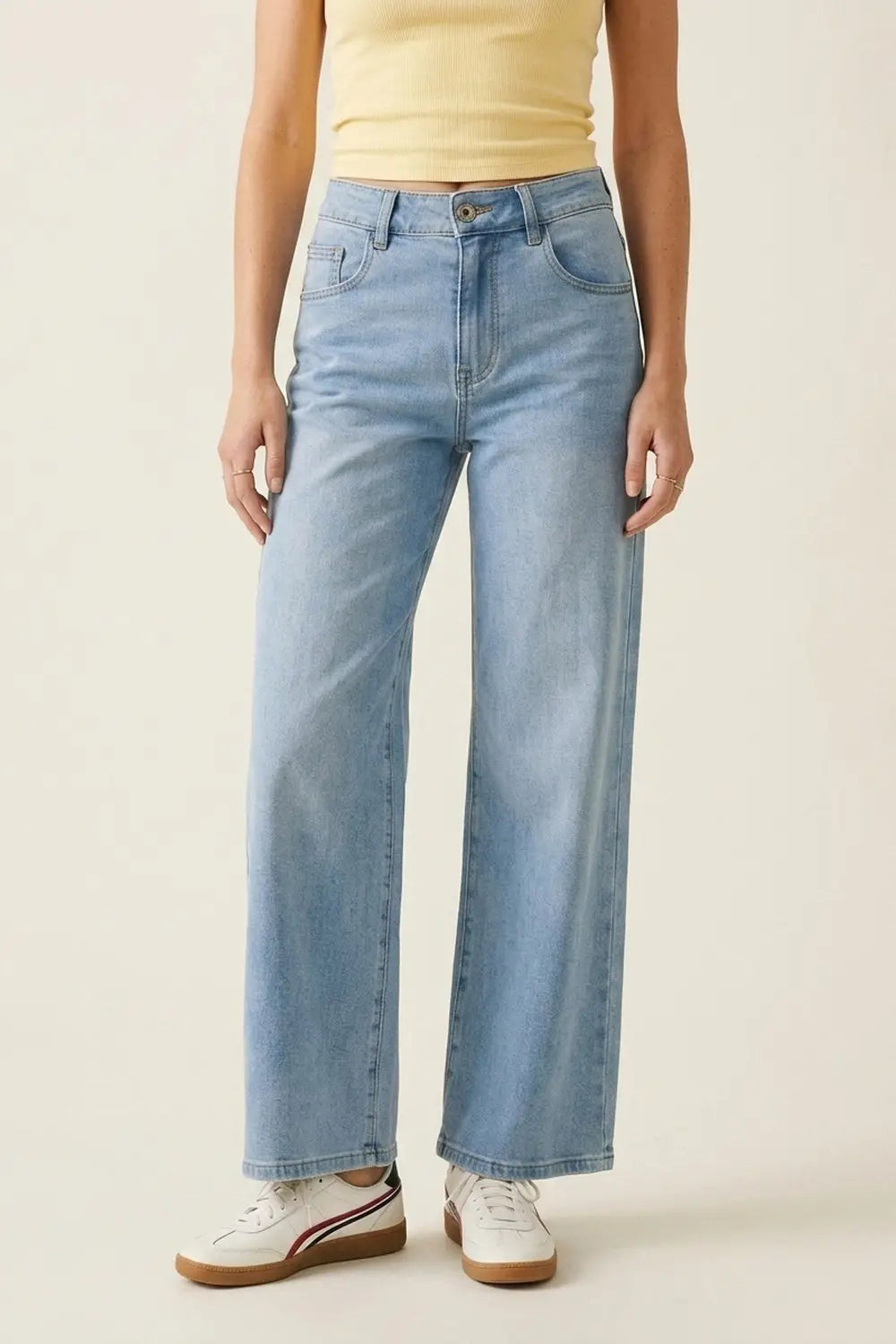 Light Blue Wide-Leg Denim Jeans with back pockets in strass pink
