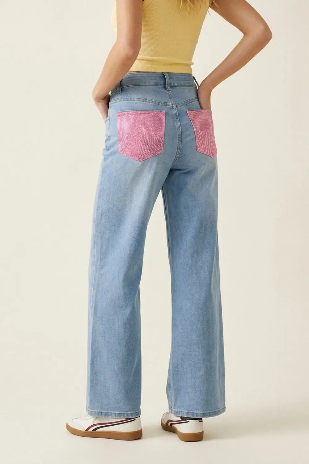 Light Blue Wide-Leg Denim Jeans with back pockets in strass pink