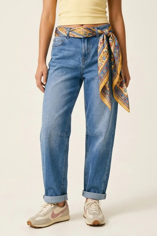 Blue Relaxed Fit Light Wash barrel Jeans with side stitching