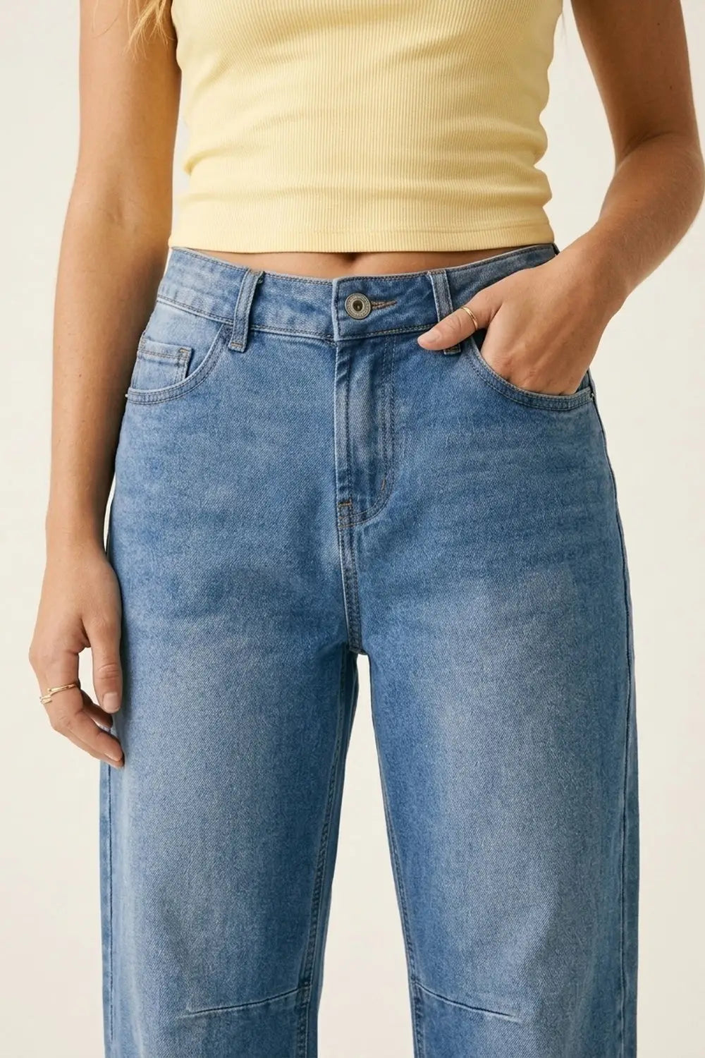 Blue Relaxed Fit Light Wash barrel Jeans with side stitching