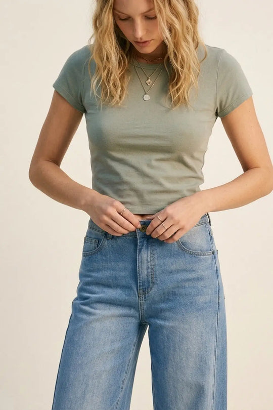 Blue Wide-Leg Light Wash Denim Jeans with side seams