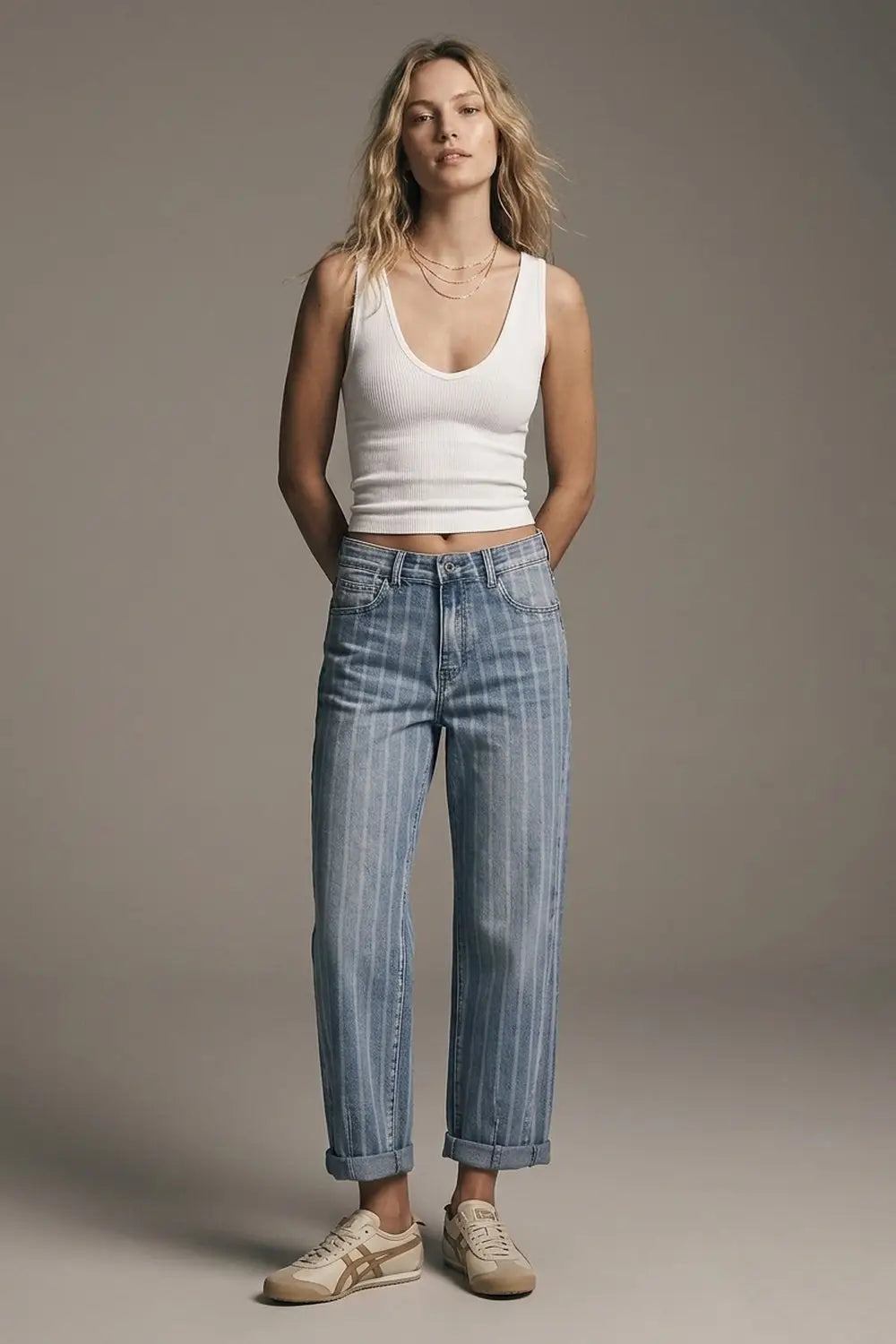 Stripe Design stretch Denim mom Leg Jeans in medium wash