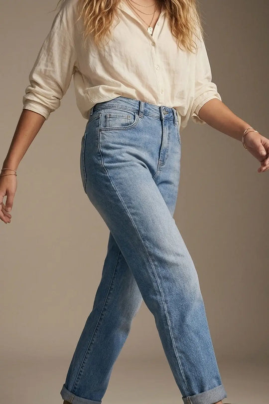 Blue mid Wash Jeans with Straight Leg in mom style fit
