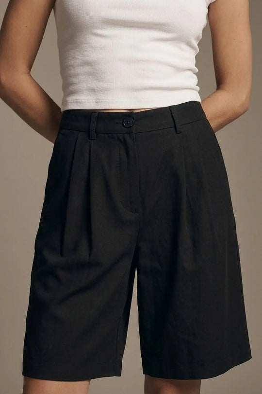 Black Pleated Bermuda Shorts with Knee-Length and Tailored Fit - Pants