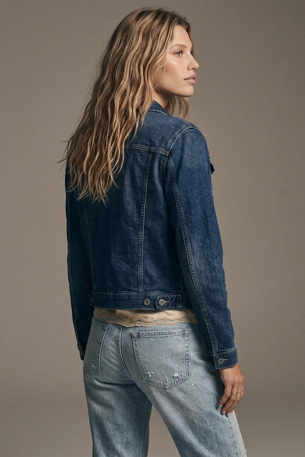 Cropped denim jacket in darkwash blue - Jackets