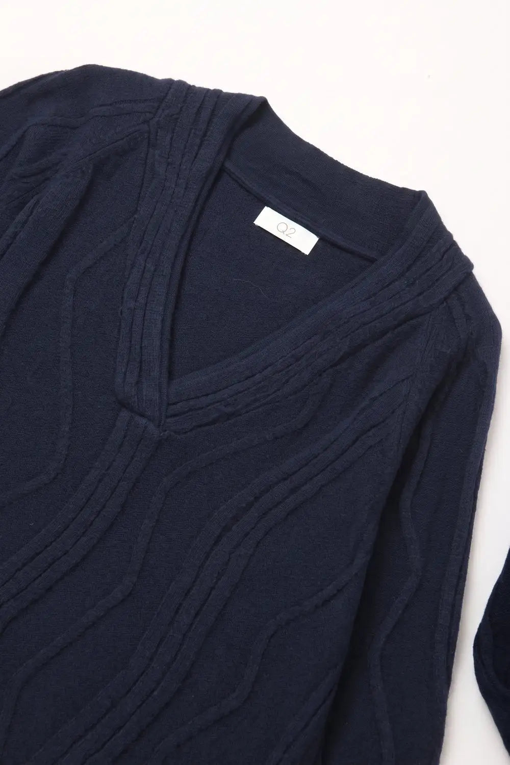Textured Wave-Knit V-Neck Sweater in navy - NAVY / ONE - Sweaters