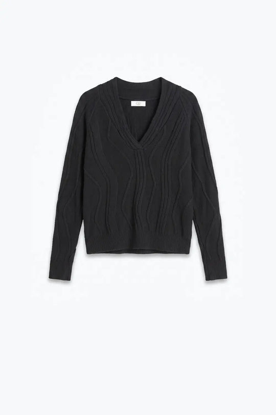 Textured Wave-Knit V-Neck Sweater in black - BLACK / ONE - Sweaters